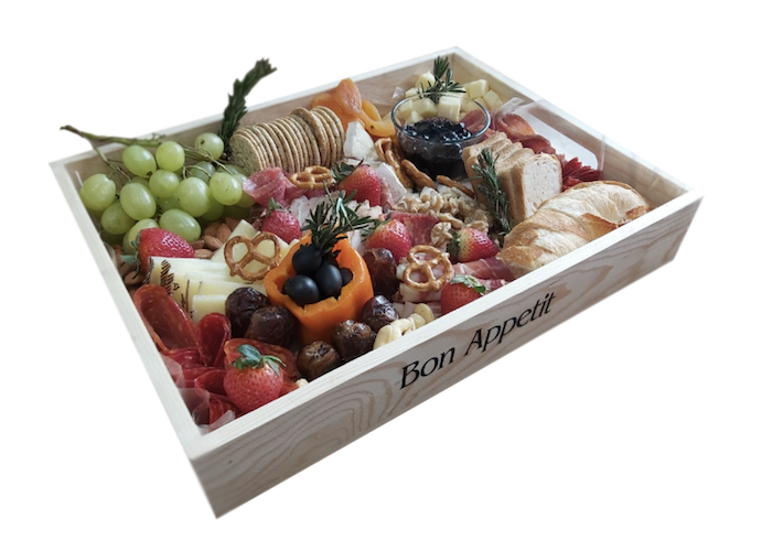 Caja de carnes frias quesos finos y vinos