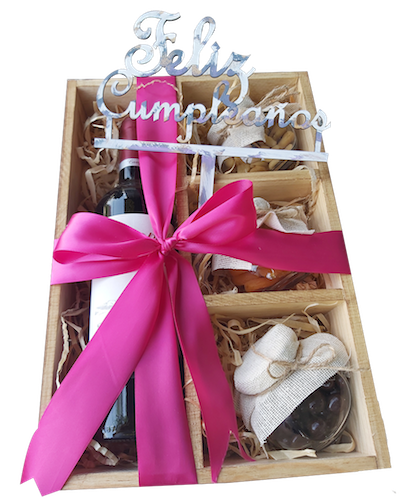 Caja de carnes frias quesos finos y vinos